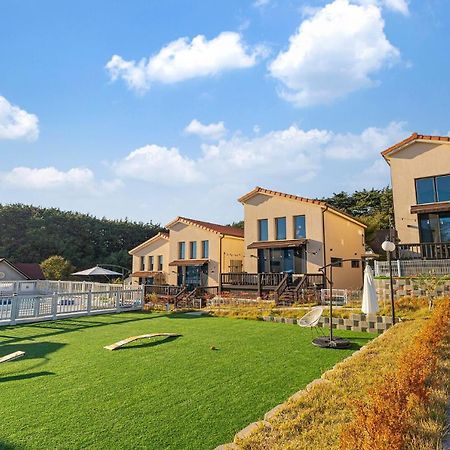 Taean Anmyeondo May Newly Built Private House Gaestar Pension Exterior photo